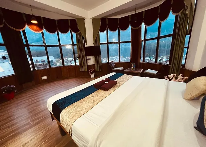 Hotel Sky Mountain View By Hadimba Palace - Manali